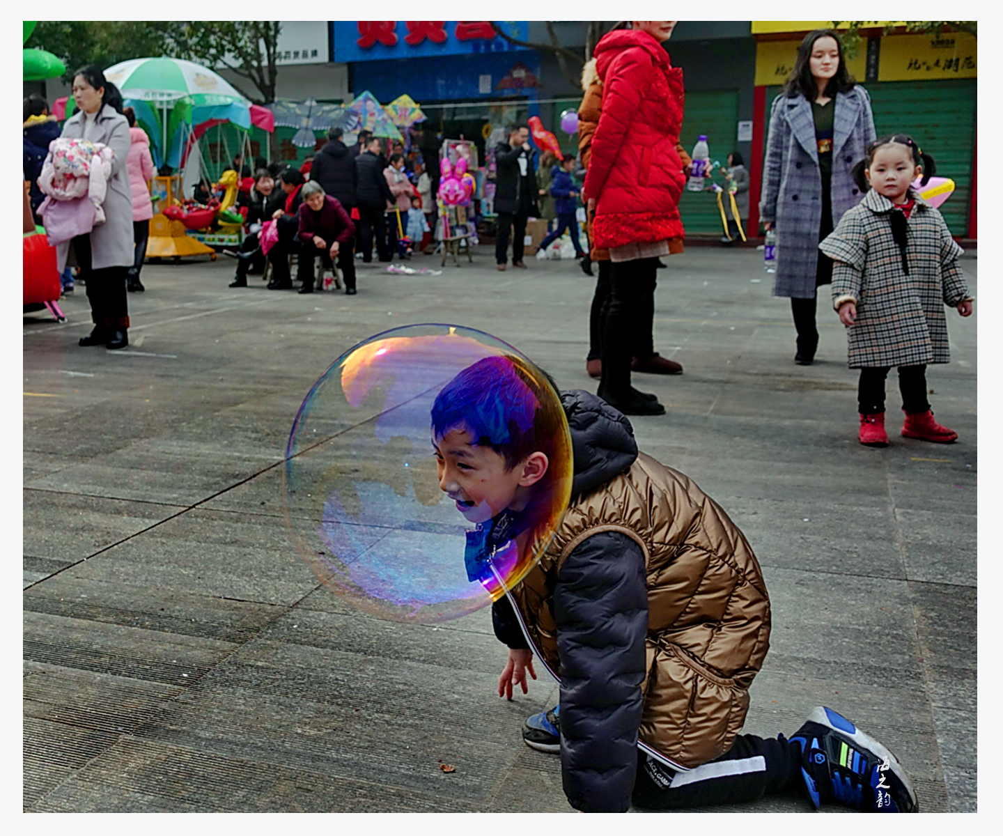 ³һ磬Ѯף Vһǎׂ(g)ӱMĴĔzǶȾкƺ^  Ѧ   z.jpg