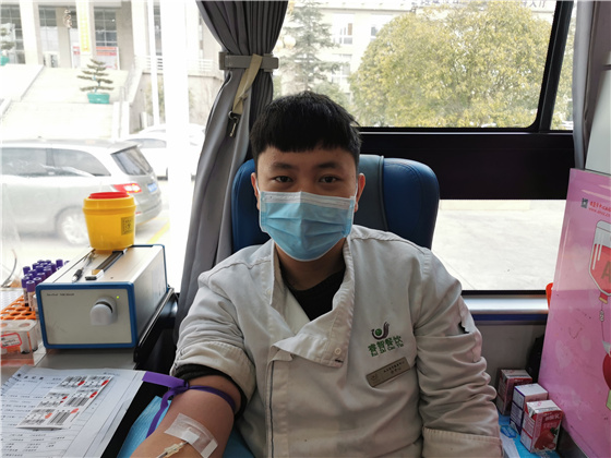 人民警察一心為民，捋袖捐血鐵血柔情——安康市公安局積極開展冬季獻(xiàn)血活動