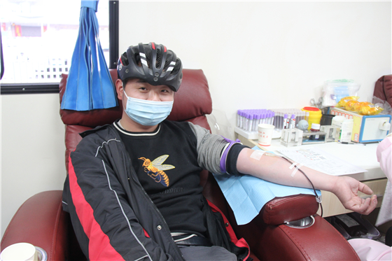 “輸送”熱血 回饋社會(huì) ——順豐速運(yùn)有限公司安康區(qū)員工積極參與無償獻(xiàn)血活動(dòng)