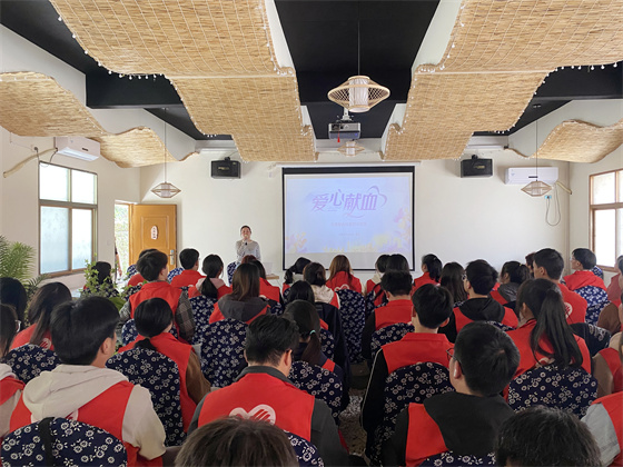 緬懷沈氏三賢 弘揚勤廉家風(fēng)|安康市中心血站聯(lián)合安康學(xué)院團(tuán)委開展愛國主義教育活動