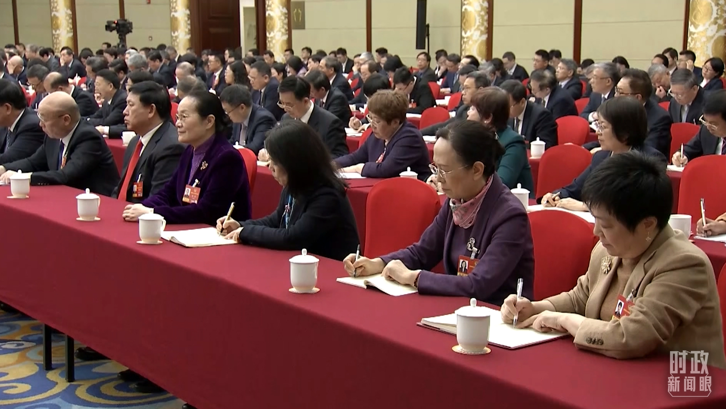 △當(dāng)天的政協(xié)聯(lián)組會現(xiàn)場。