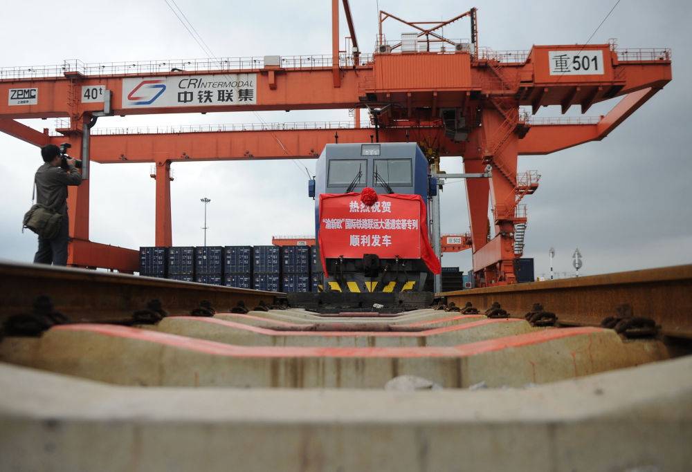 △ 2011年9月22日拍攝的首列“渝新歐”宏碁專(zhuān)列。新華社記者 李健 攝